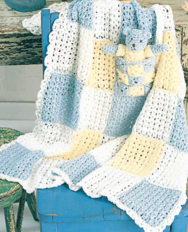 Free crochet pattern for a baby squares blanket with pocket and teddy bear