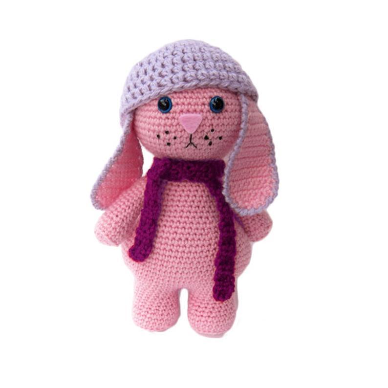 Free Crochet Pattern for an Amigurumi Winter Bunny