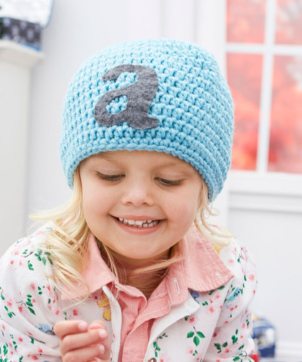 Free crochet pattern for a kids hat with a letter