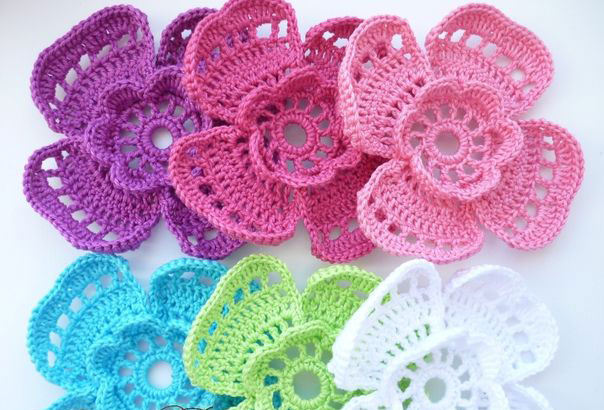 4 Petal Flower Crochet Pattern