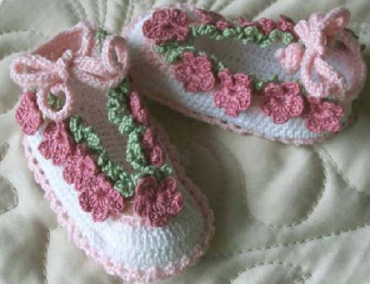 Crochet Pattern - Baby Shoes with Flowers