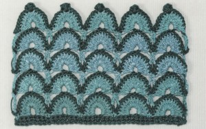 Crochet Fan Stitch in Two Colors