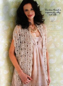 Wide fan crochet shawl pattern ⋆ Crochet Kingdom