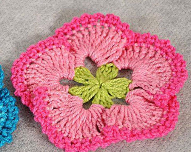 Fan Petal Crochet Flower Pattern