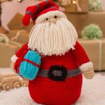 Huggable Santa Pillow Free Crochet Pattern