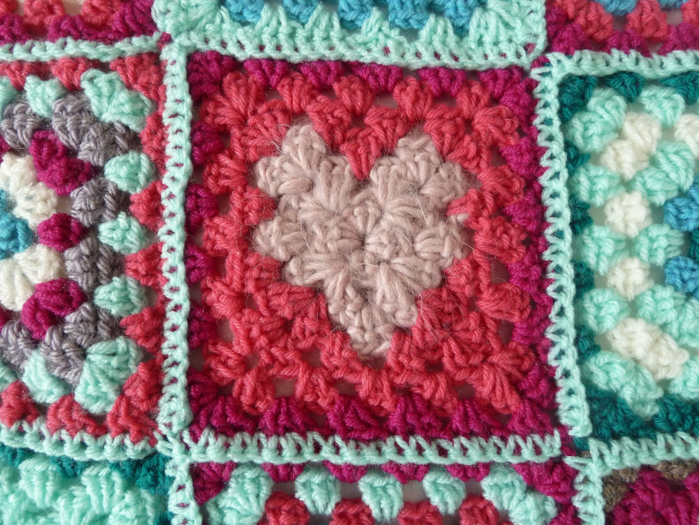 the granny square with heart crochet pattern free