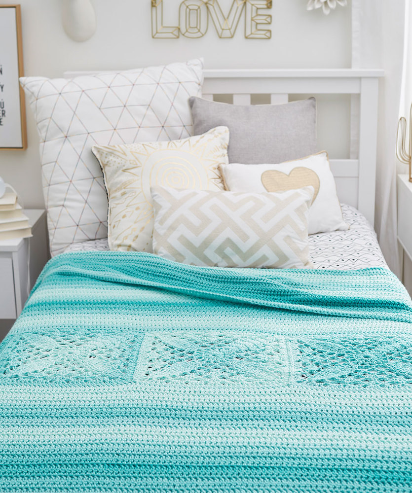 Pretty Squares in a Row Bed Throw Free Crochet Pattern