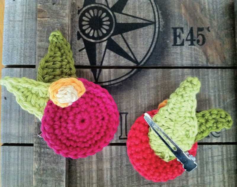 Apple Blossom Clips Free Crochet Pattern. Cute, easy and free crochet pattern for a hair clip with an apple blossom motif.