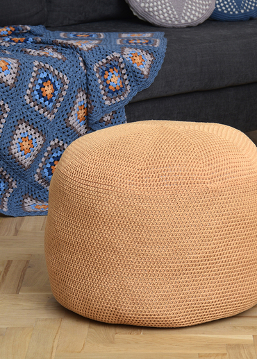 Free Crochet Pattern for a Pouffe.