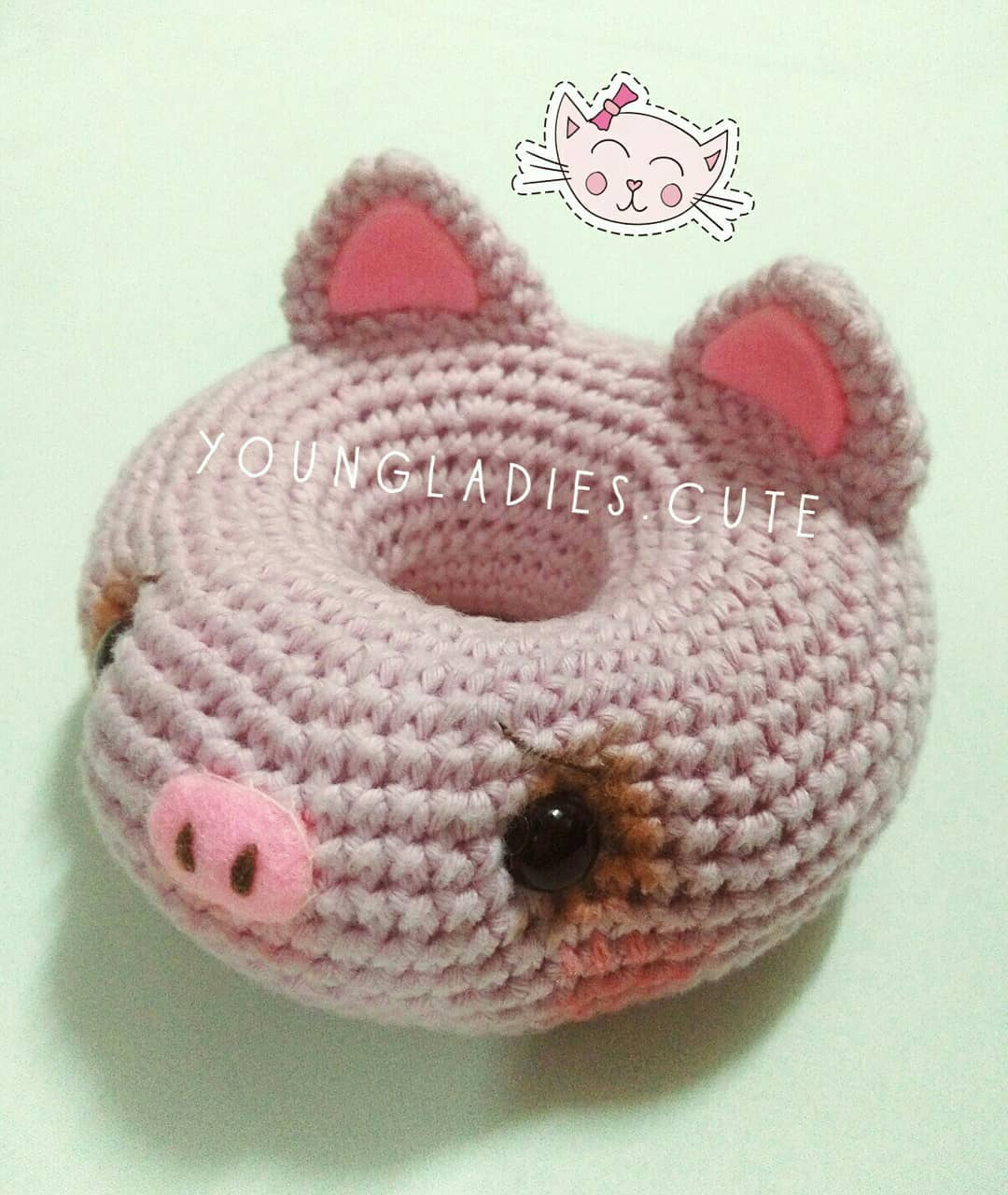 Free Crochet Pattern for a Piggy Donut Amigurumi