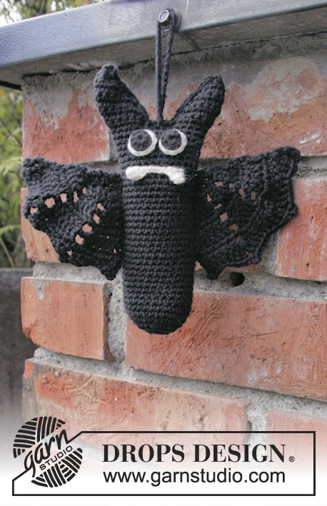 Free Crochet Pattern for a Halloween Bat