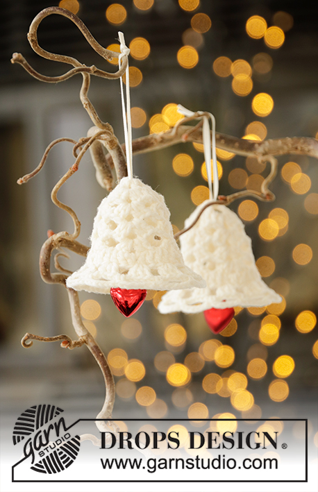 Free crochet pattern for a Christmas bell