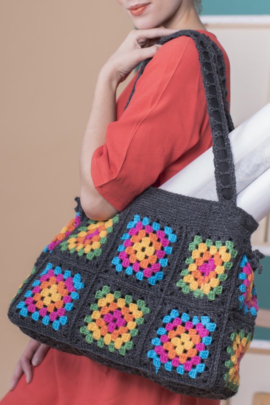 Free Crochet Pattern for a Granny Square Bag