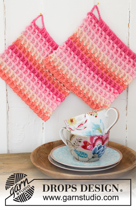 Free Crochet Pattern for a Waffle Rainbow Dishcloth