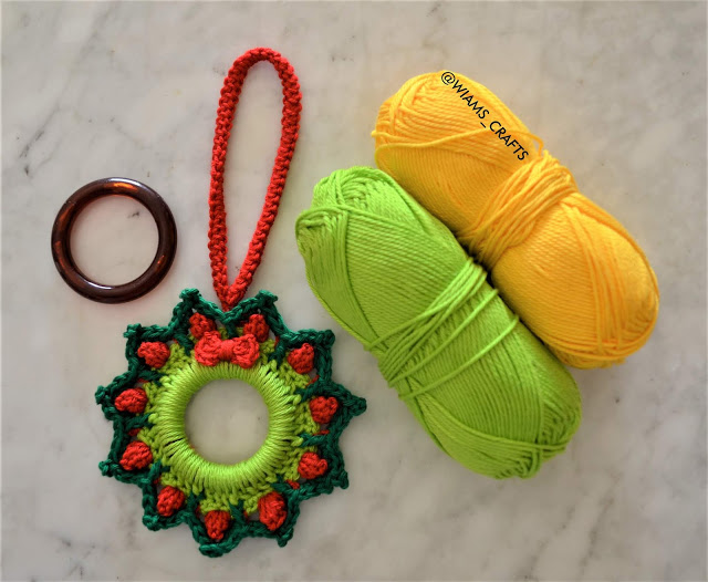 Christmas Wreath Ornament free crochet pattern