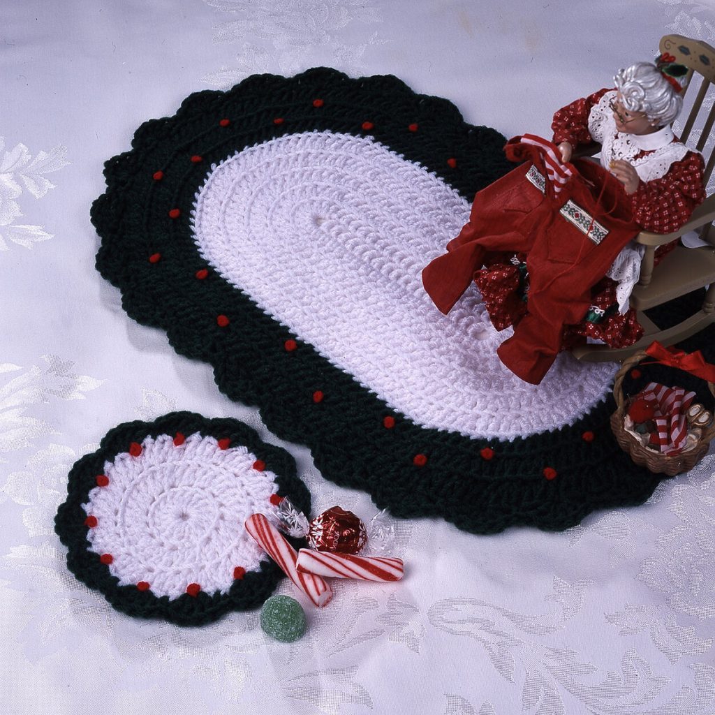 Country Christmas crochet oval and coaster pattern