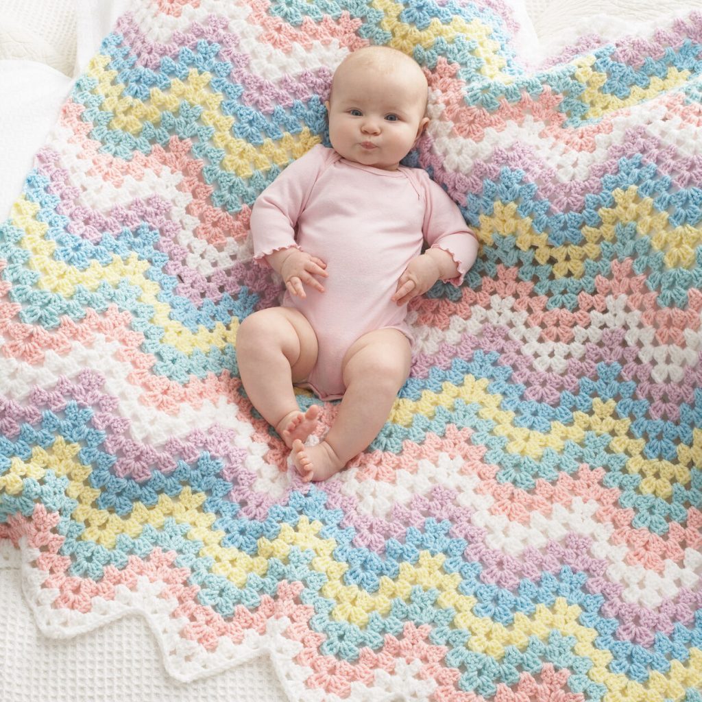 Crochet this zig zag blanket for babies pattern