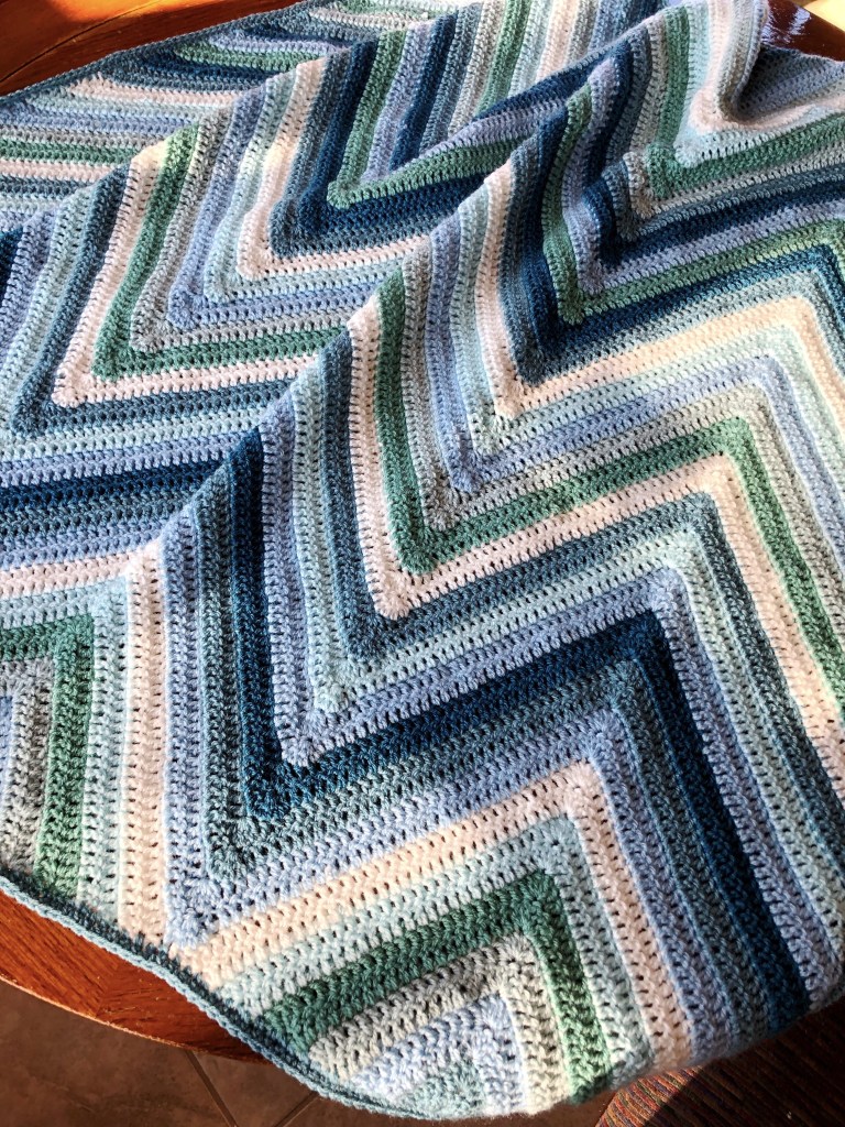 Deep chevron crochet baby blanket pattern