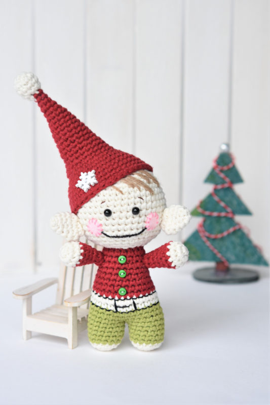 Free Christmas elf amigurumi pattern