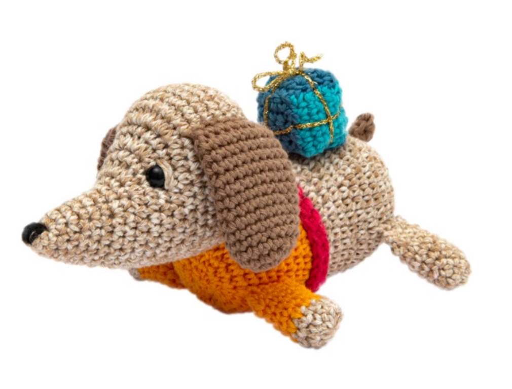 Free crochet dog amigurumi pattern with gift