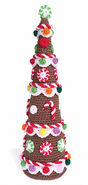 Free crochet pattern for a gingerbread Christmas tree