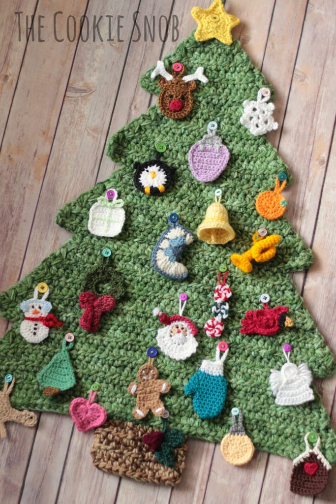 Free crochet pattern for a tree Christmas advent calendar.