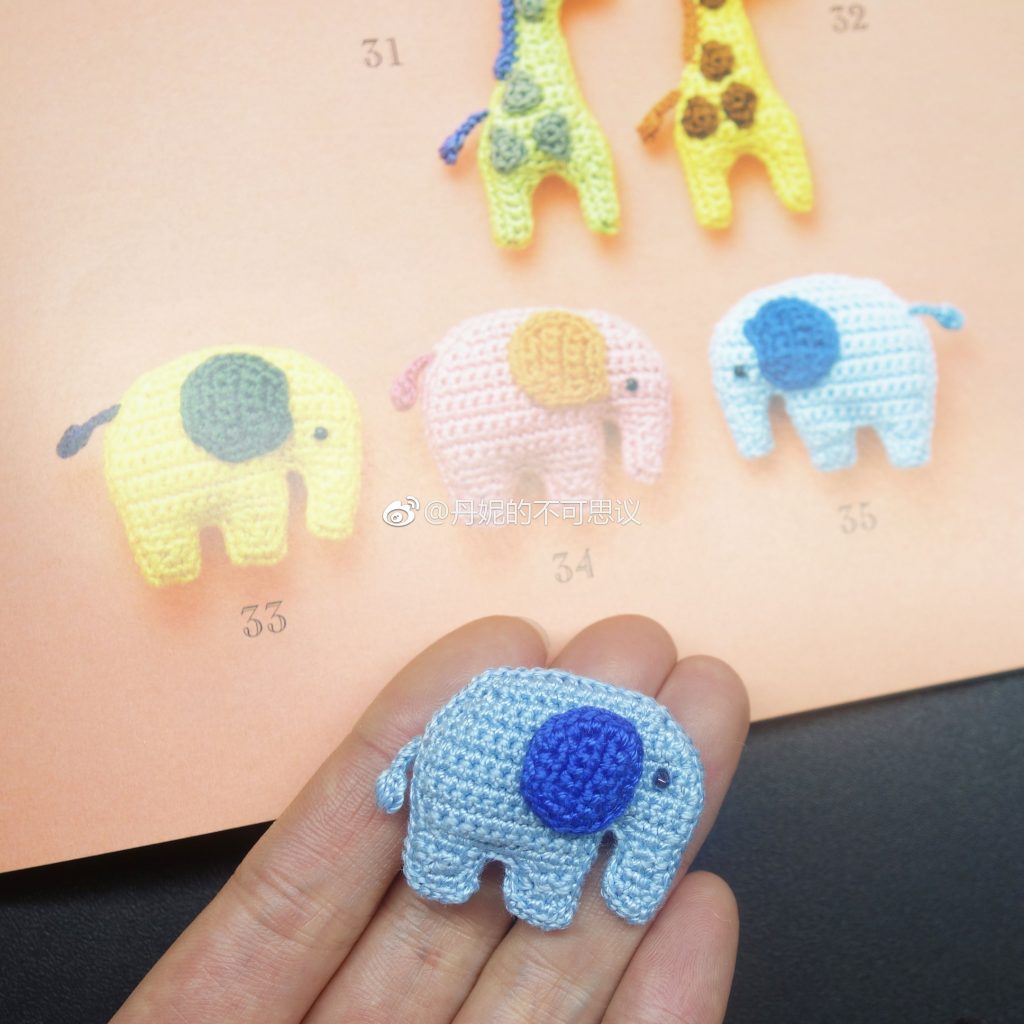 Super adorable crochet elephant applique pattern