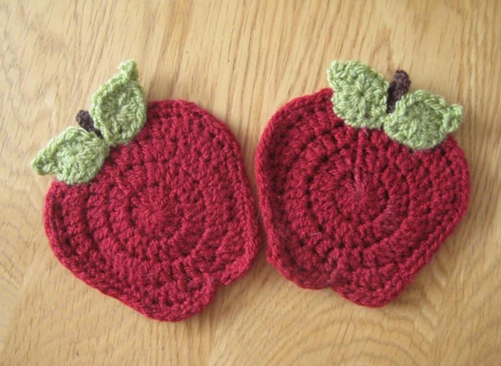 Free apple crochet coaster pattern