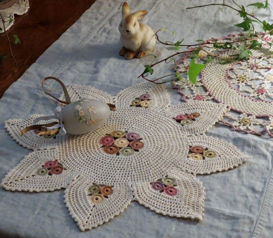 Free crochet flower petal doily pattern
