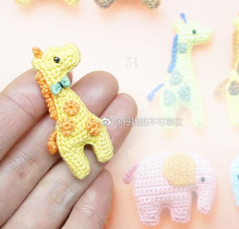 small giraffe applique to crochet