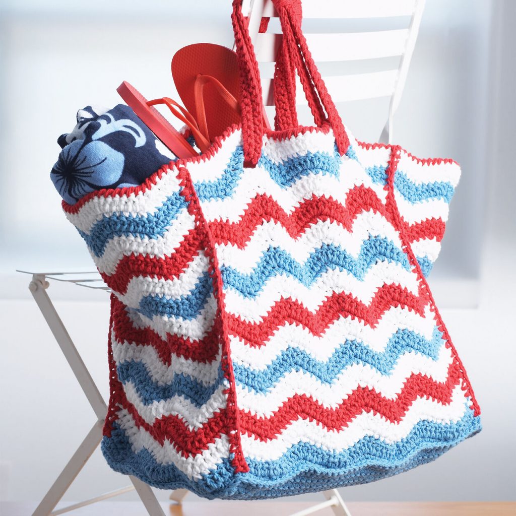 Large striped tote bag crochet pattern with a wavy stitch