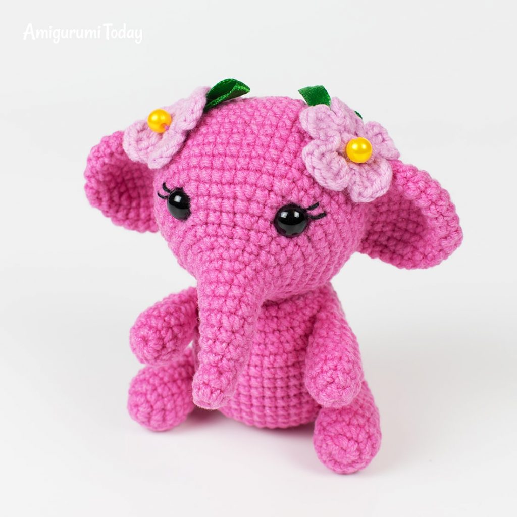 Pink safari elephant free amigurumi pattern