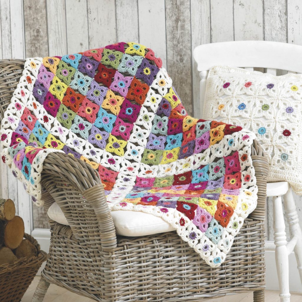 Free crochet blanket pattern with a matching pillow