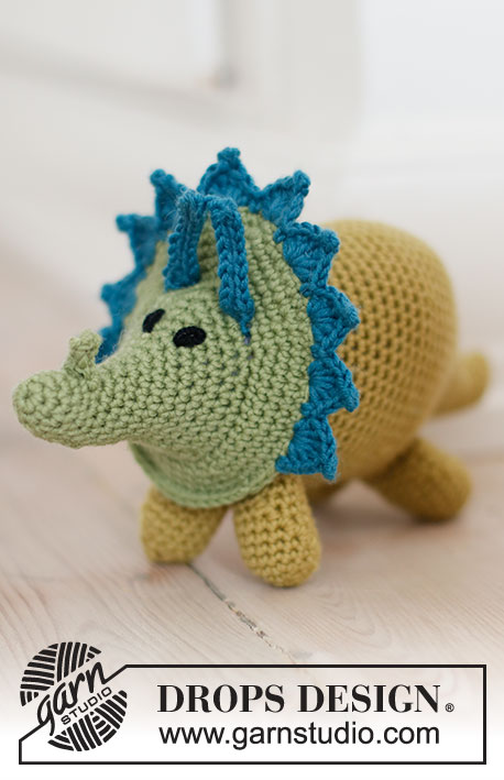 Free crochet pattern for a triceratops dinosaur