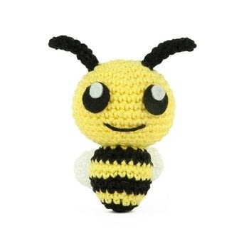 Free crochet pattern for amigurumi bee