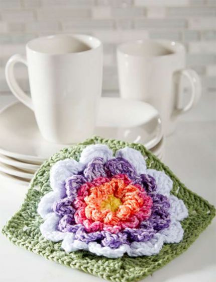 Free-Crochet-Pattern-for-a-Full-Bloom-Dishcloth-Square