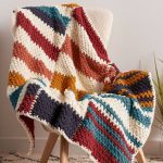 Free Beginner Crochet Pattern for a Staggered Stripes Blanket