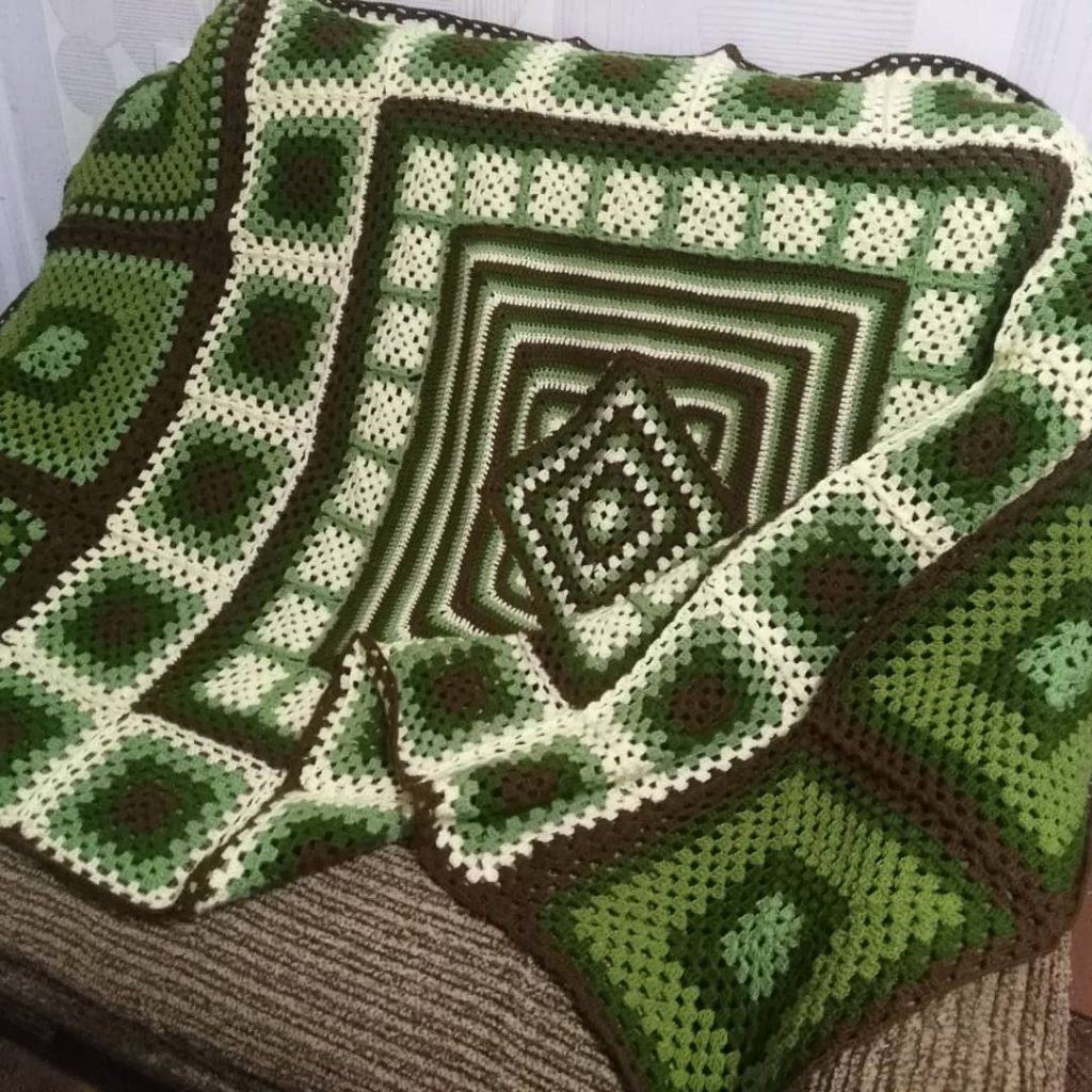 Green Granny square blanket idea