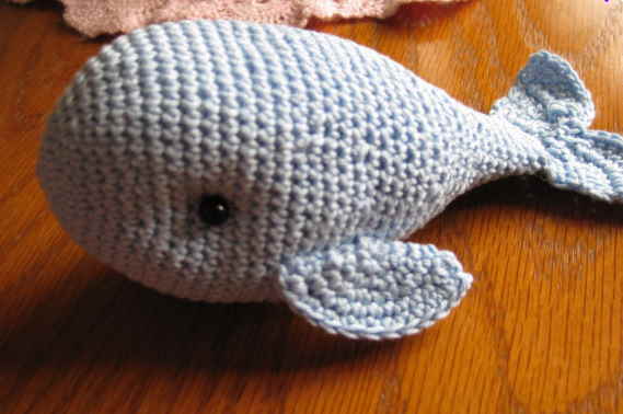 crochet whale amigurumi