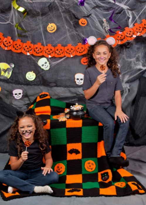 Free crochet pattern for a Halloween throw rug