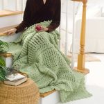 Free Crochet Pattern for a Cluster Lace Throw