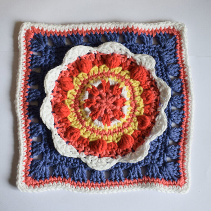circle in a square with bobbles free crochet pattern