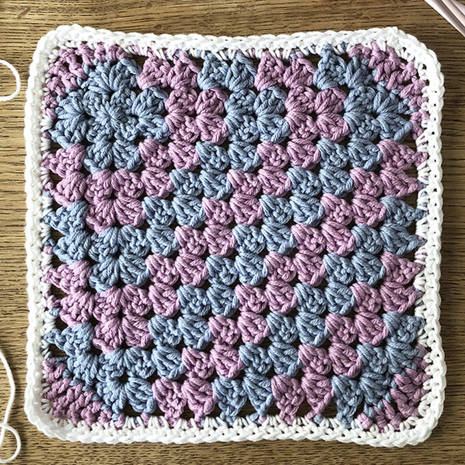 free crochet pattern for a granny square variation