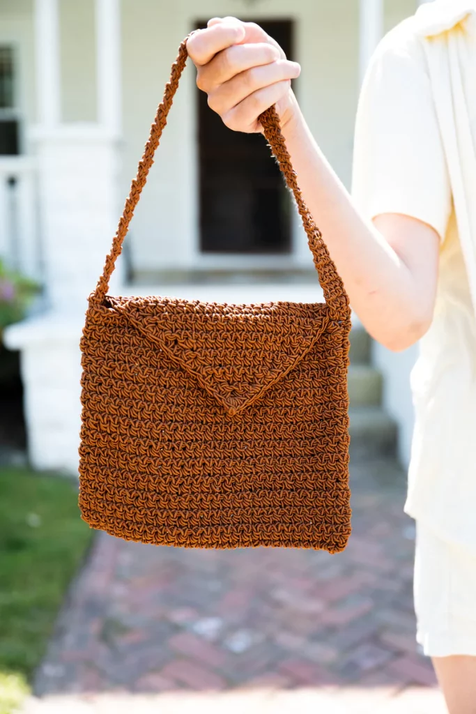 Free Crochet Pattern for an Athens Envelope Bag