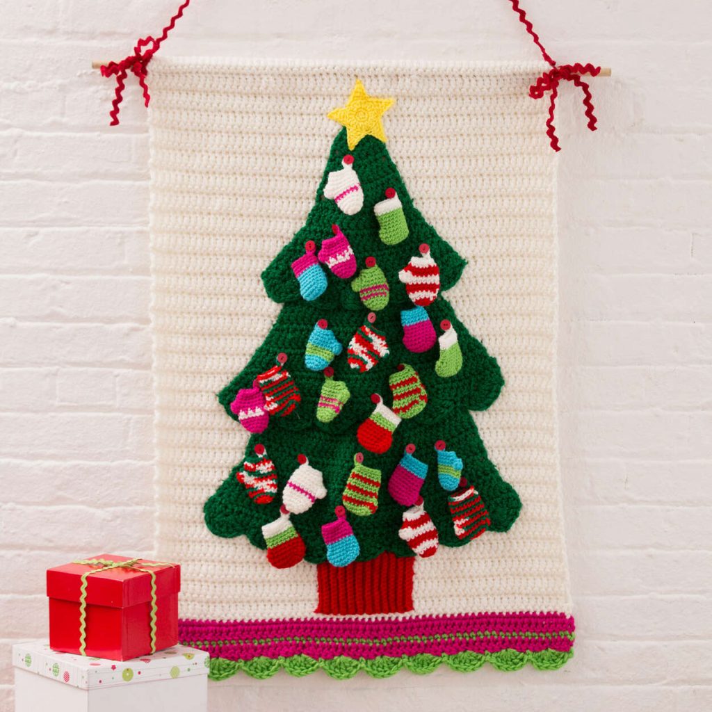 Free Crochet Pattern Advent Calendar 2022 wall hanging