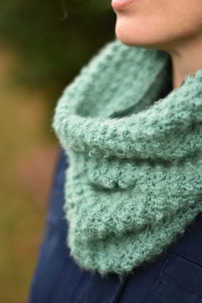 Free Crochet Pattern for a Cobbled Cowl