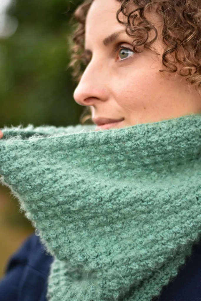 Free Crochet Pattern for a Cobbled Cowl