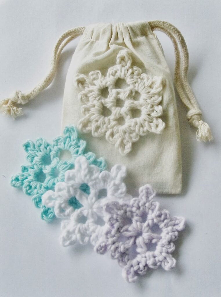 Easy Crochet Snowflake Pattern free