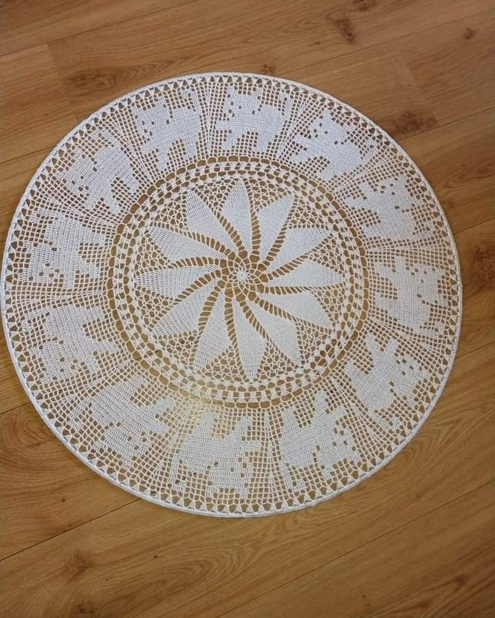 Crochet Doily Pattern – Elegant Cat Motif Lace Round Doily