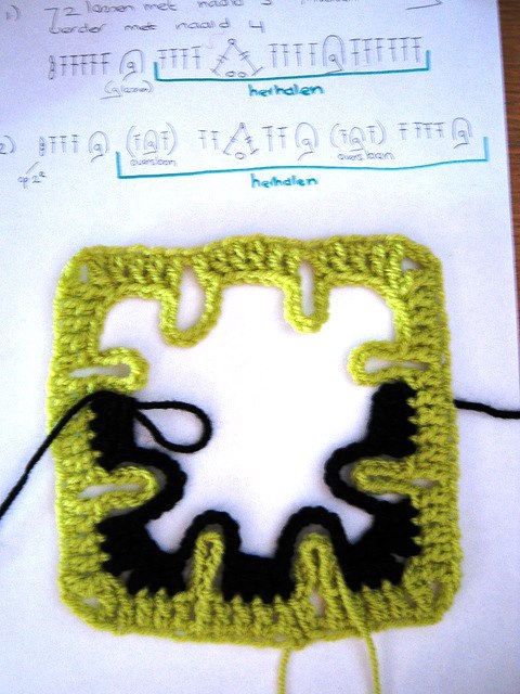 Granny Square that Starts from the Outside - in